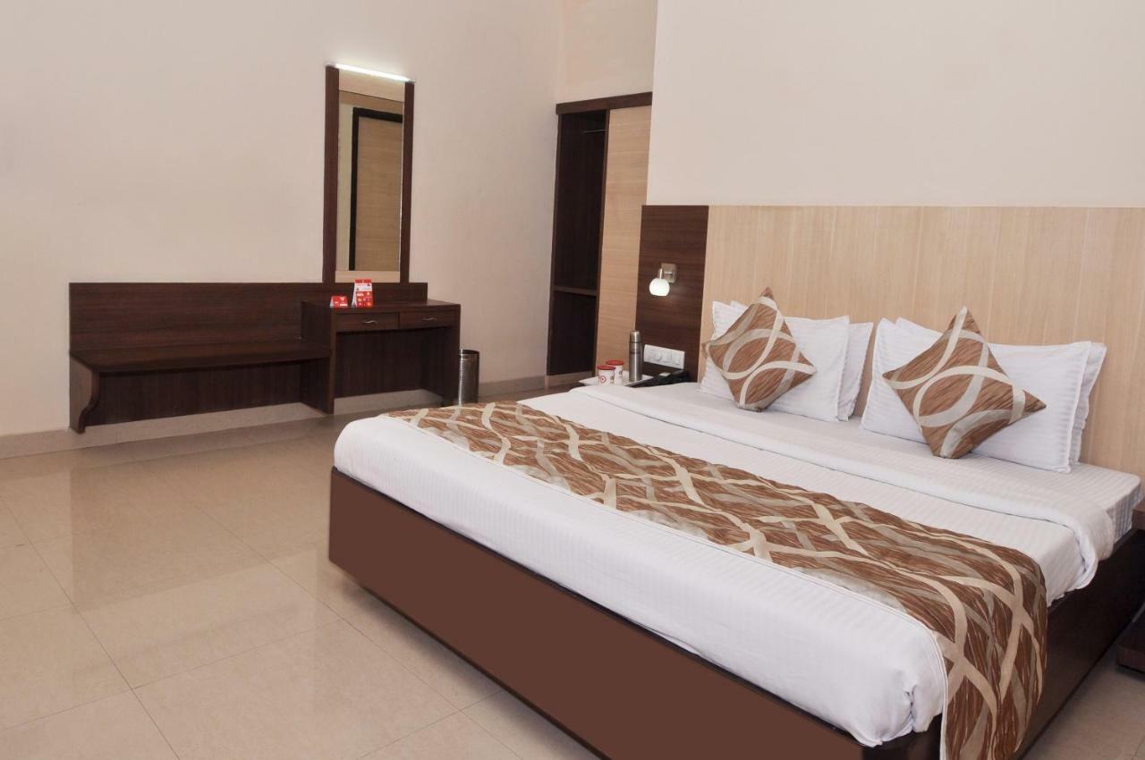 Sivamurugan Hotels Kumbakonam Exterior photo
